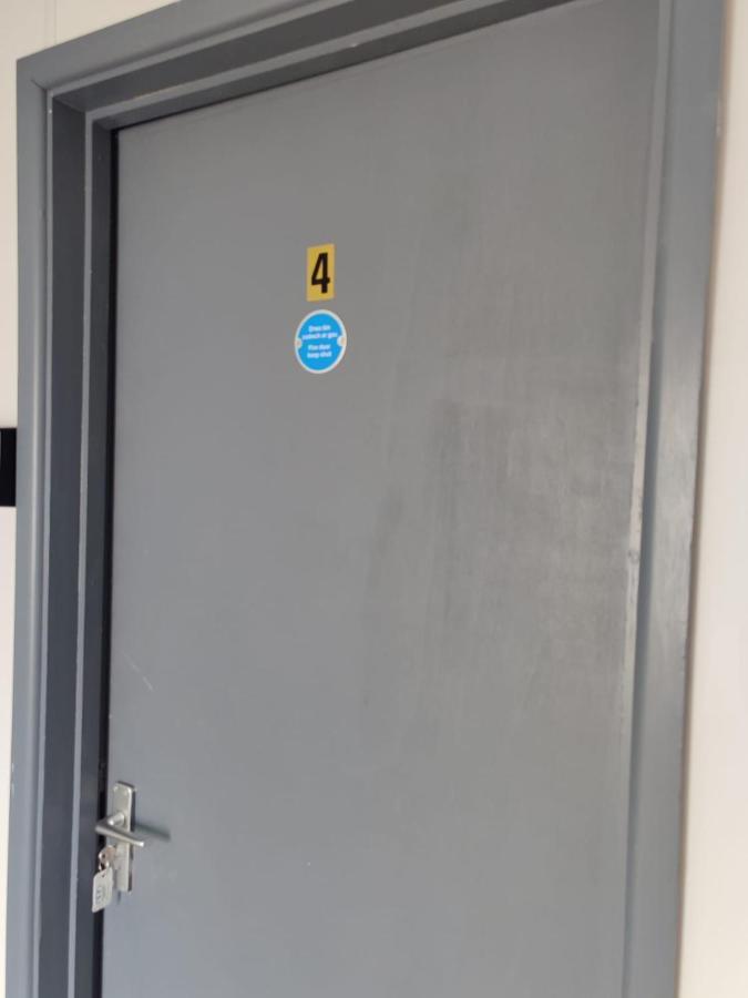 Double Ensuite Rooms Swansea Exterior photo