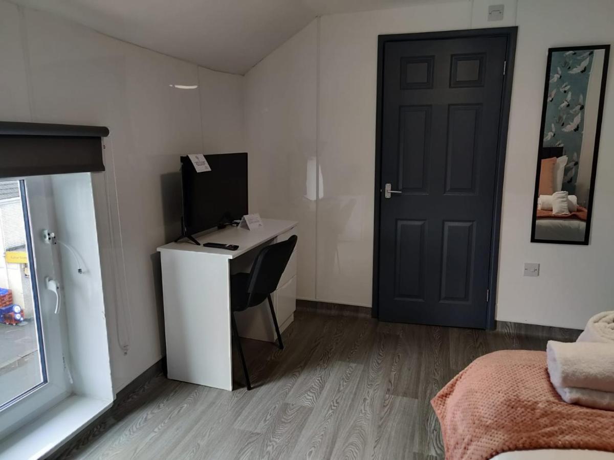 Double Ensuite Rooms Swansea Exterior photo